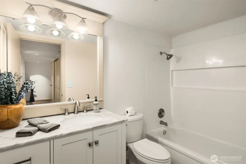 Property photo for 11626 100th Avenue Ne #c116, Kirkland photo 25