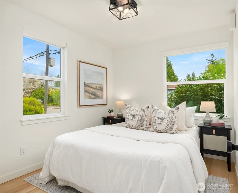 Property photo for 8913 8th Avenue Ne, Seattle photo 15