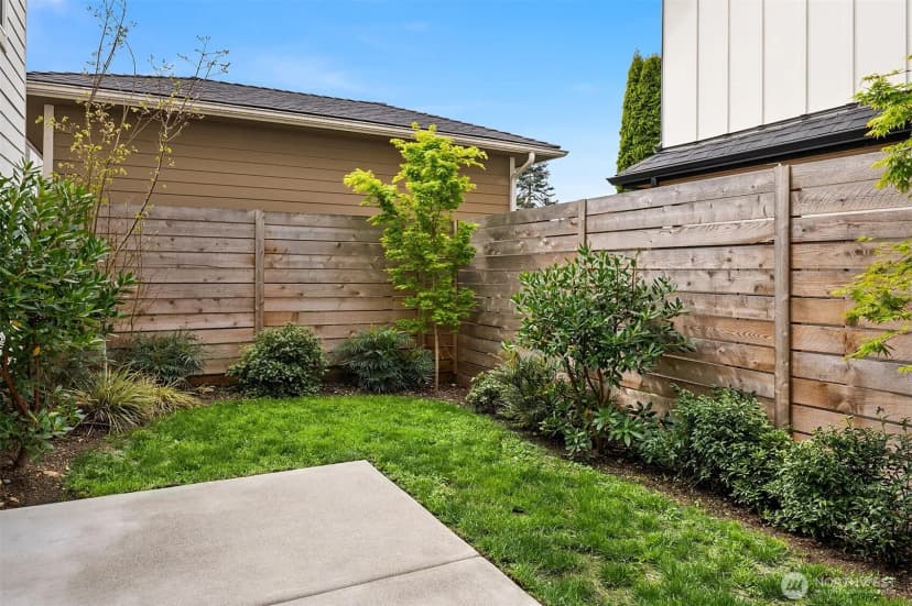 Property photo for 8913 8th Avenue Ne, Seattle photo 30