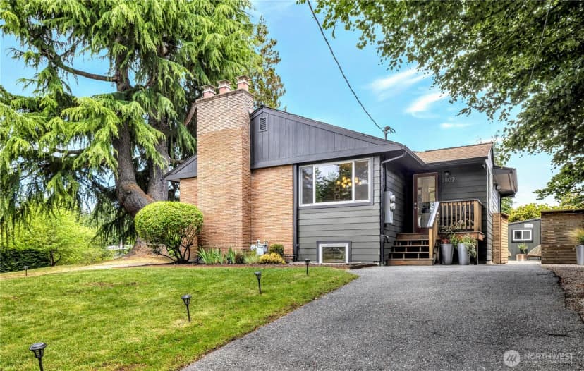 Property photo for 3802 Ne 90th Street, Seattle