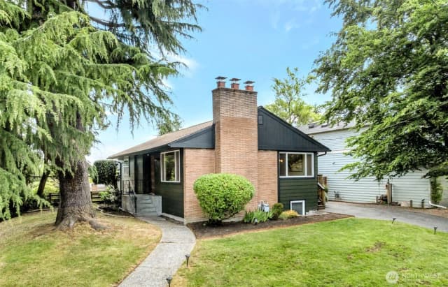 Property photo for 3802 Ne 90th Street, Seattle photo 2
