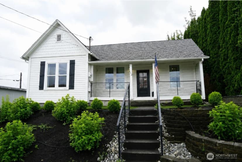 Property photo for 112 Avenue A, Snohomish photo 2