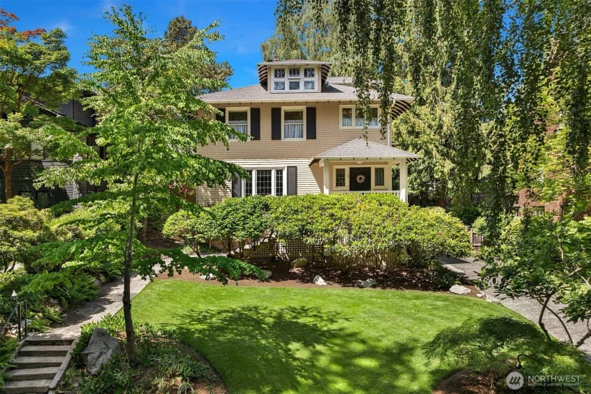 Property photo for 131 Madrona Place E, Seattle photo 2