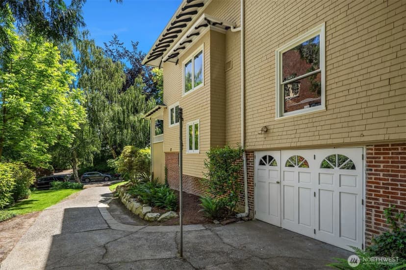 Property photo for 131 Madrona Place E, Seattle photo 34