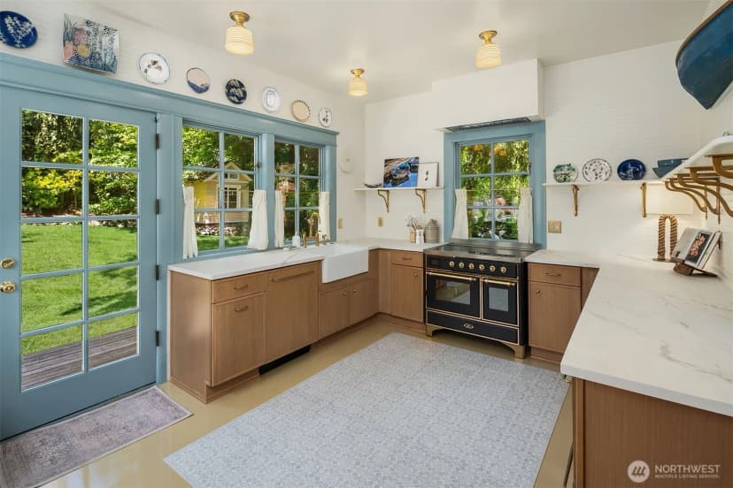 Property photo for 131 Madrona Place E, Seattle photo 11