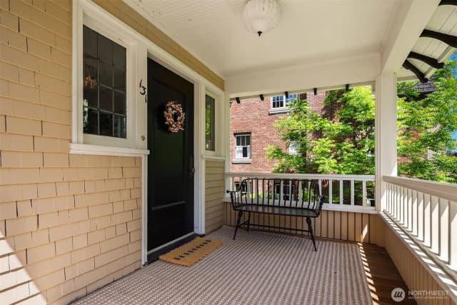 Property photo for 131 Madrona Place E, Seattle photo 4