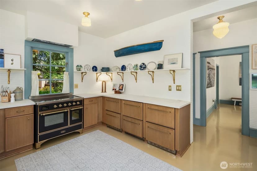 Property photo for 131 Madrona Place E, Seattle photo 12