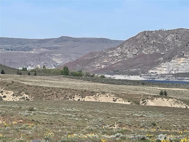 Property photo for 3 Xxx Hwy 174, Grand Coulee photo 5