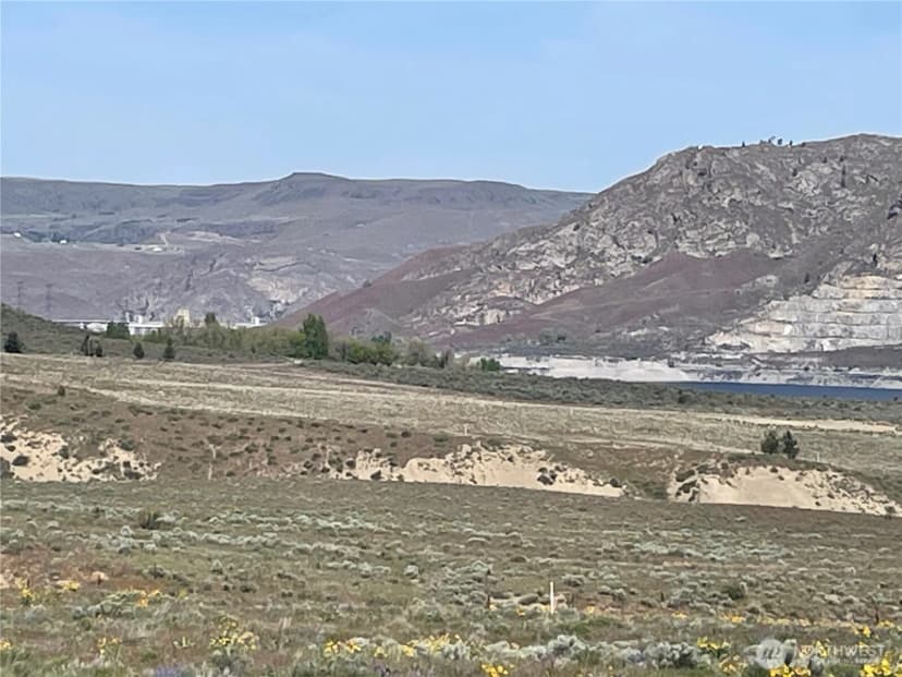 Property photo for 3 Xxx Hwy 174, Grand Coulee photo 5