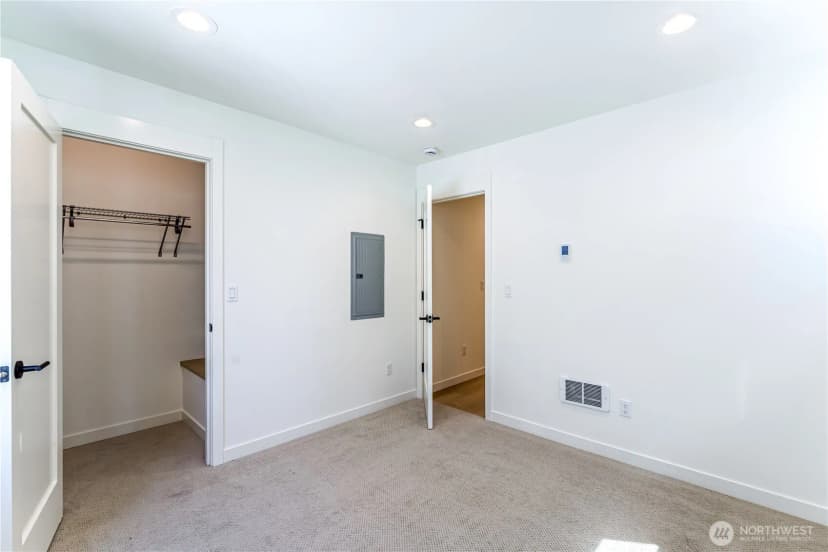 Property photo for 10350 Wallingford Avenue N #b, Seattle photo 16
