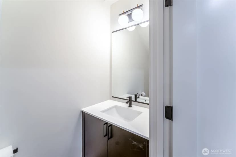 Property photo for 10350 Wallingford Avenue N #b, Seattle photo 7