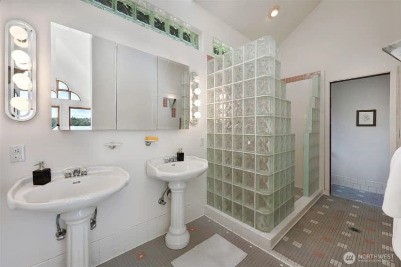Property photo for 3951 Dayton Avenue N, Seattle photo 19