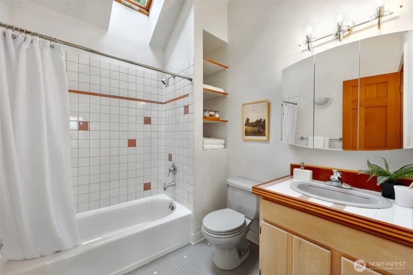 Property photo for 3951 Dayton Avenue N, Seattle photo 23