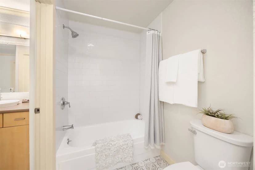 Property photo for 11801 100th Avenue Ne #a103, Kirkland photo 14