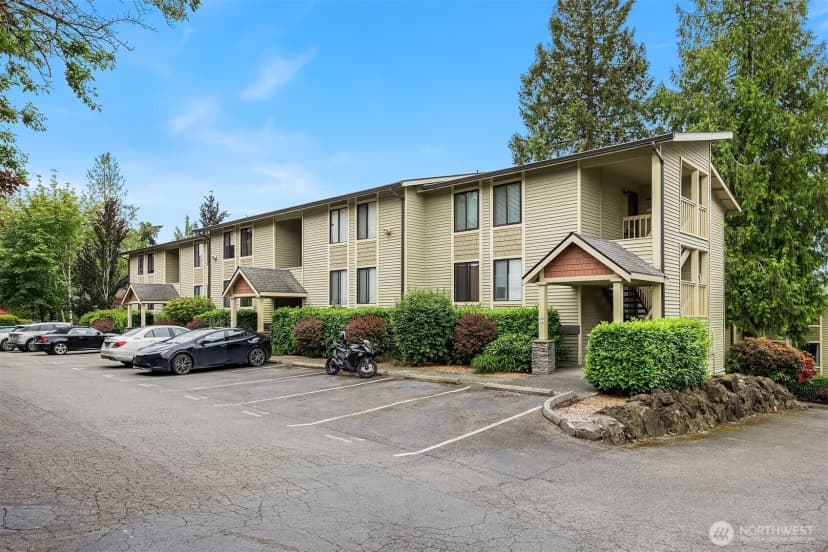 Property photo for 11801 100th Avenue Ne #a103, Kirkland photo 2