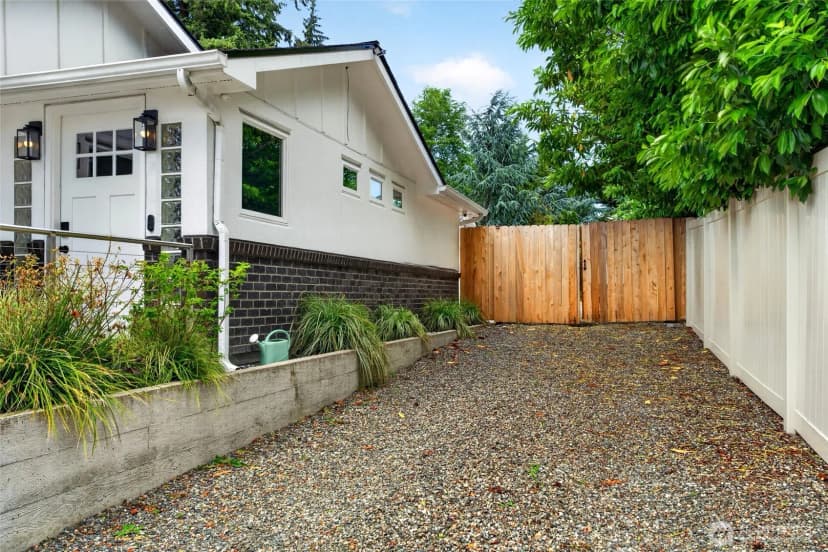 Property photo for 1420 S 359th Street, Federal Way photo 19