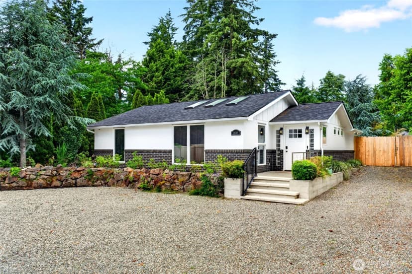 Property photo for 1420 S 359th Street, Federal Way