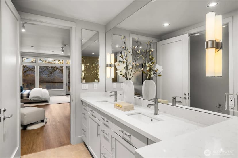 Property photo for 4323 E Lake Sammamish Parkway Se #4323, Issaquah photo 13