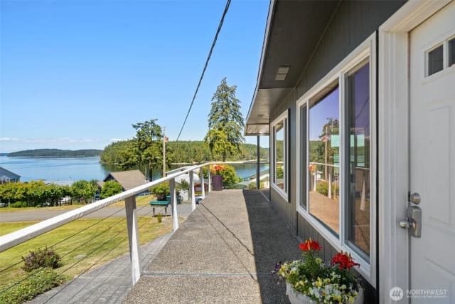 Property photo for 2519 Island Drive Nw, Olympia photo 3