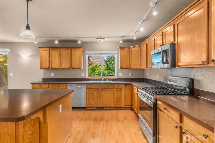 Property photo for 2619 Boulevard Park Court Se, Olympia photo 8