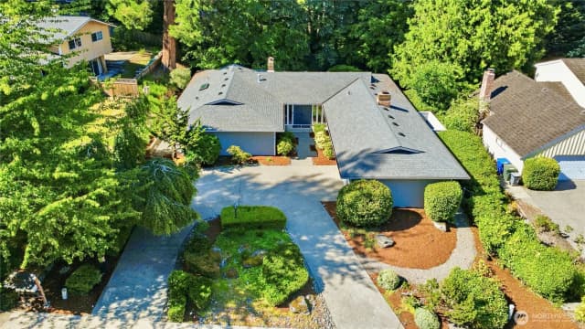 Property photo for 12910 Ne 28th Street, Bellevue photo 4