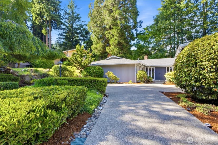 Property photo for 12910 Ne 28th Street, Bellevue photo 2