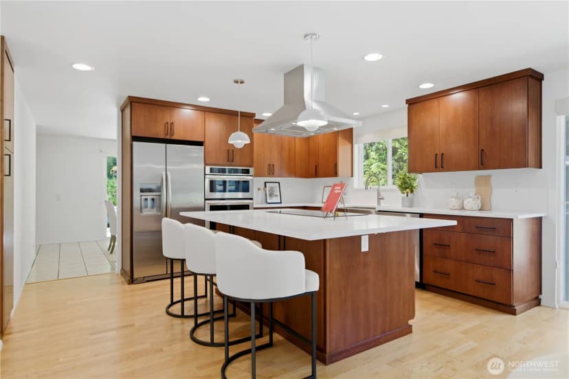 Property photo for 12910 Ne 28th Street, Bellevue photo 13