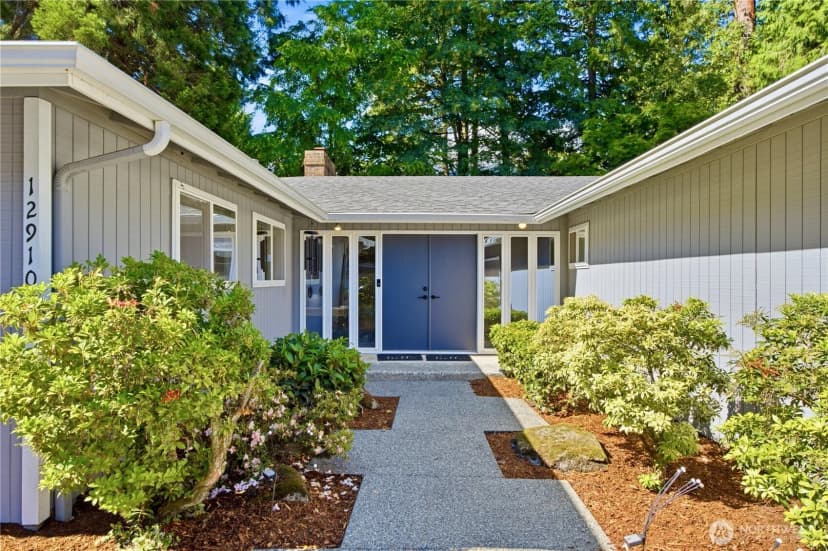 Property photo for 12910 Ne 28th Street, Bellevue photo 3
