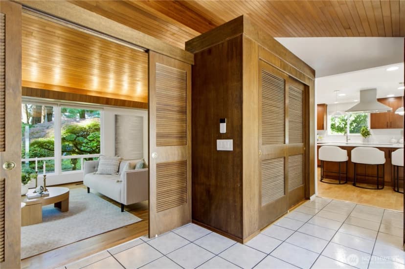 Property photo for 12910 Ne 28th Street, Bellevue photo 19