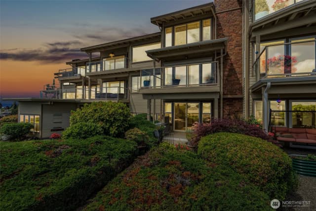 Property photo for 6402 E Side Drive Ne #2, Tacoma