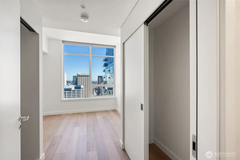 Property photo for 121 Stewart Street #3302, Seattle photo 7