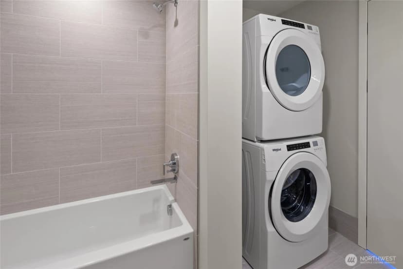 Property photo for 121 Stewart Street #3302, Seattle photo 9