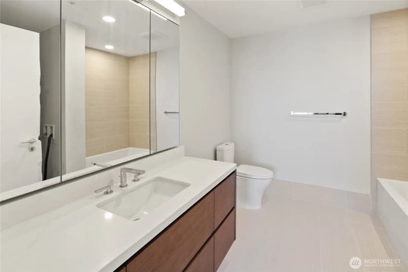 Property photo for 121 Stewart Street #3302, Seattle photo 8