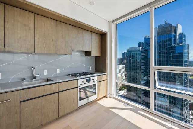 Property photo for 121 Stewart Street #3105, Seattle photo 3