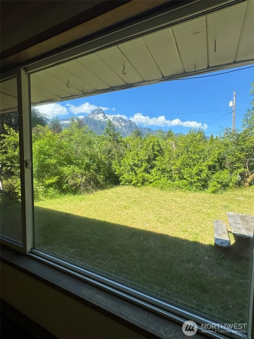 Property photo for 660 Commercial Avenue, Darrington photo 18