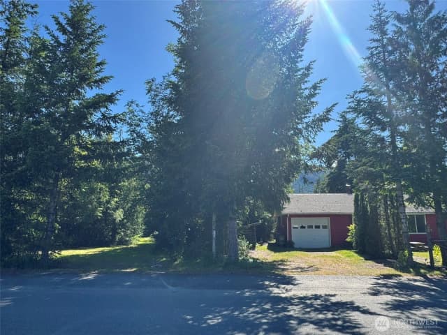 Property photo for 660 Commercial Avenue, Darrington photo 3