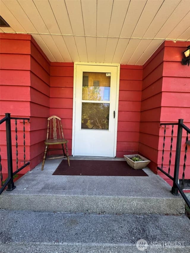 Property photo for 660 Commercial Avenue, Darrington photo 5