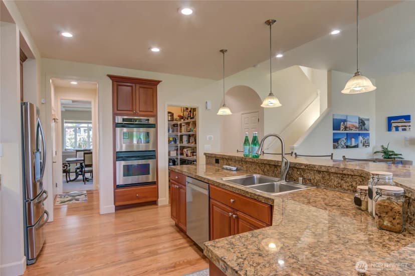 Property photo for 323 240th Place Se, Sammamish photo 9
