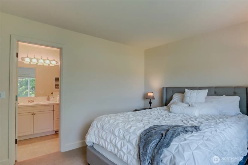 Property photo for 323 240th Place Se, Sammamish photo 26
