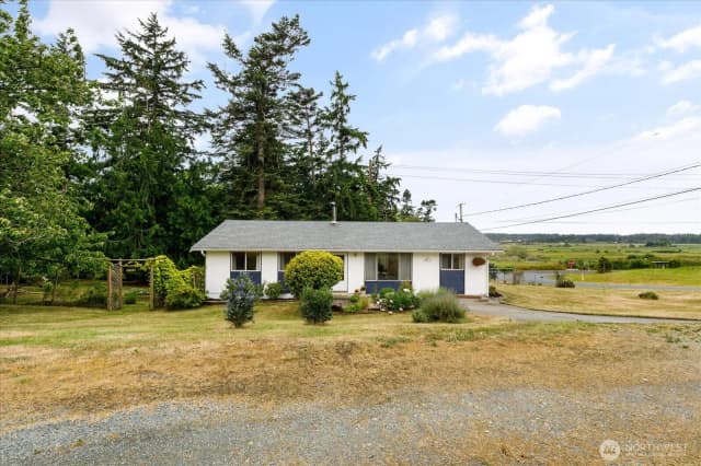 Property photo for 975 Ferry Avenue, Coupeville photo 4