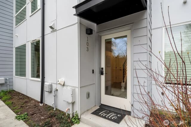 Property photo for 7721 Ne 175th Street #103, Kenmore photo 2