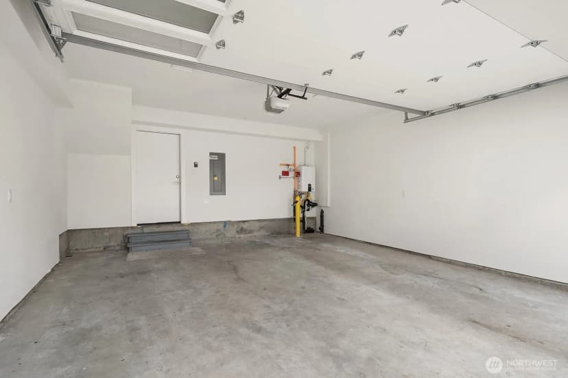Property photo for 7721 Ne 175th Street #103, Kenmore photo 26