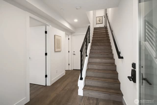 Property photo for 7721 Ne 175th Street #103, Kenmore photo 3