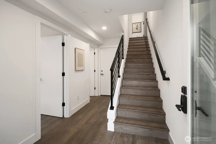 Property photo for 7721 Ne 175th Street #103, Kenmore photo 3