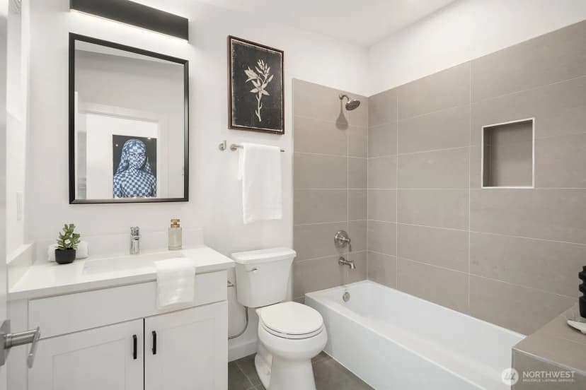 Property photo for 7721 Ne 175th Street #103, Kenmore photo 21