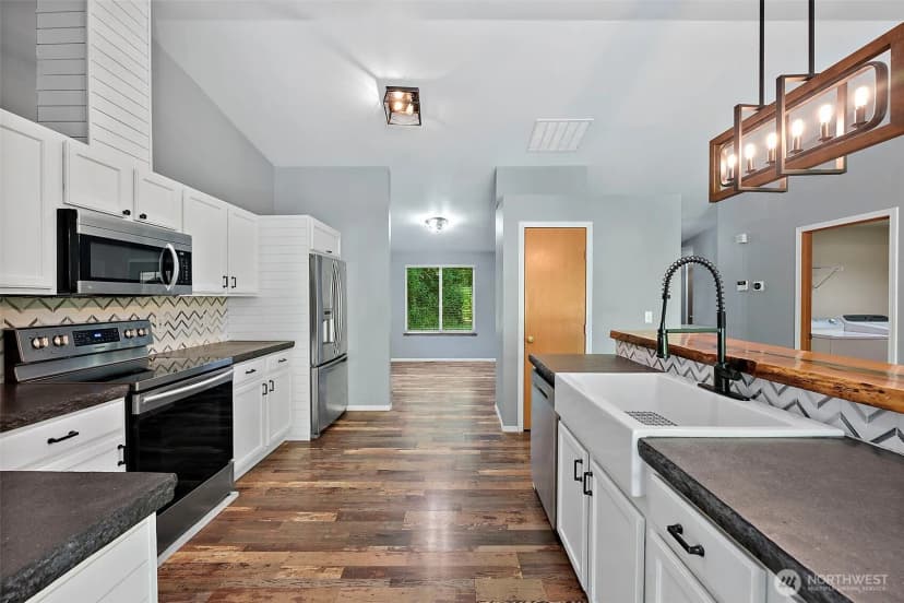 Property photo for 8816 324th St E, Eatonville photo 11