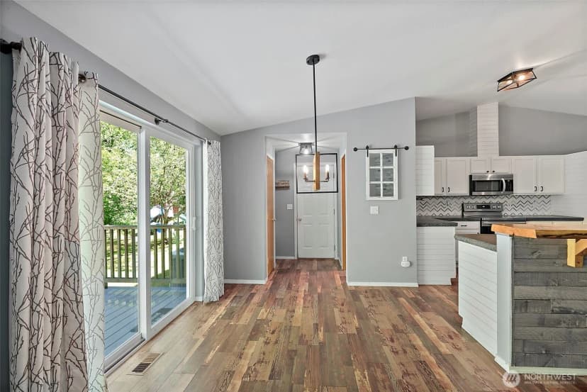 Property photo for 8816 324th St E, Eatonville photo 14