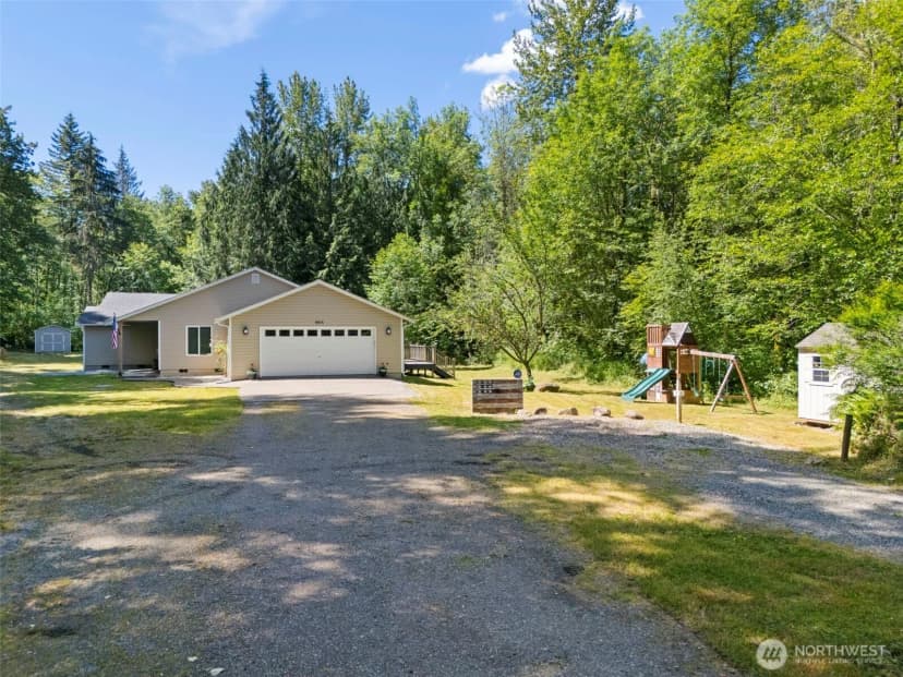 Property photo for 8816 324th St E, Eatonville