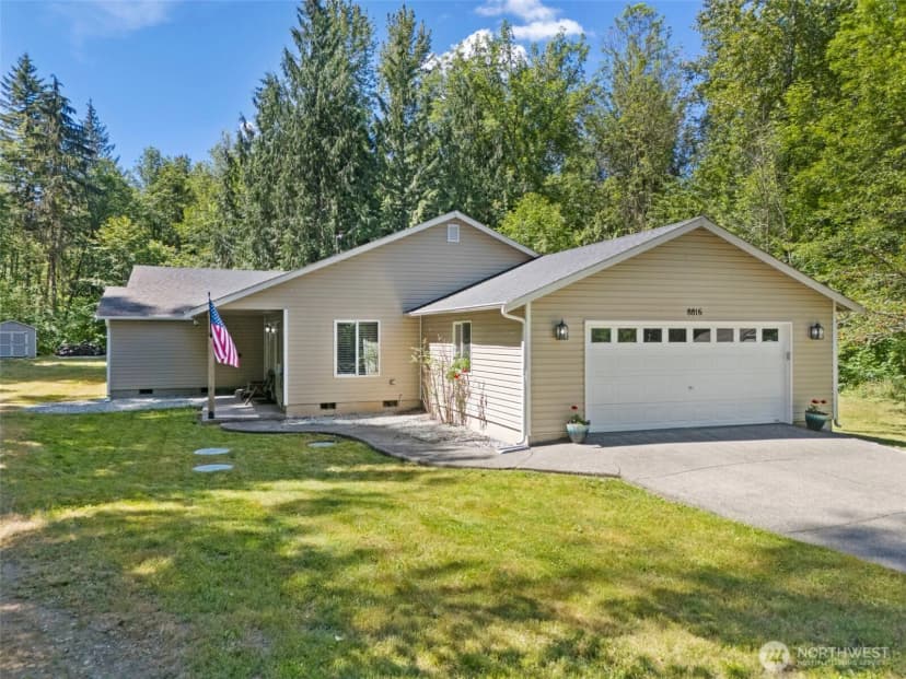 Property photo for 8816 324th St E, Eatonville photo 2