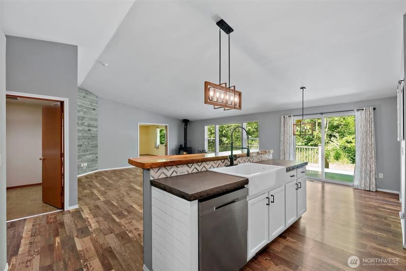 Property photo for 8816 324th St E, Eatonville photo 10